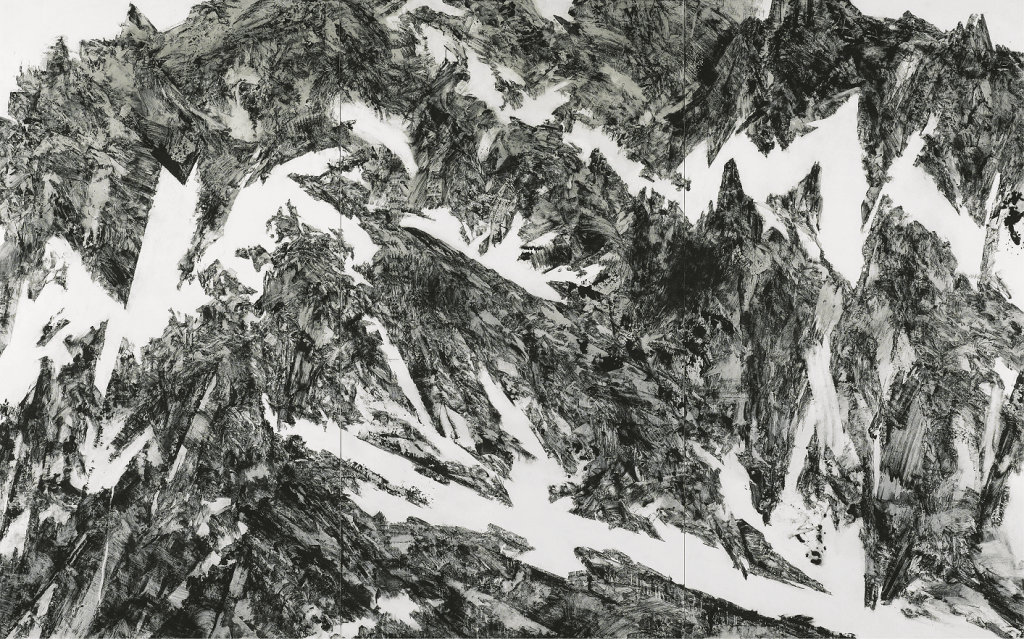 春原直人　Underneath　2021　和紙に岩絵具、墨　250×399×5cm　【撮影 上野則宏】