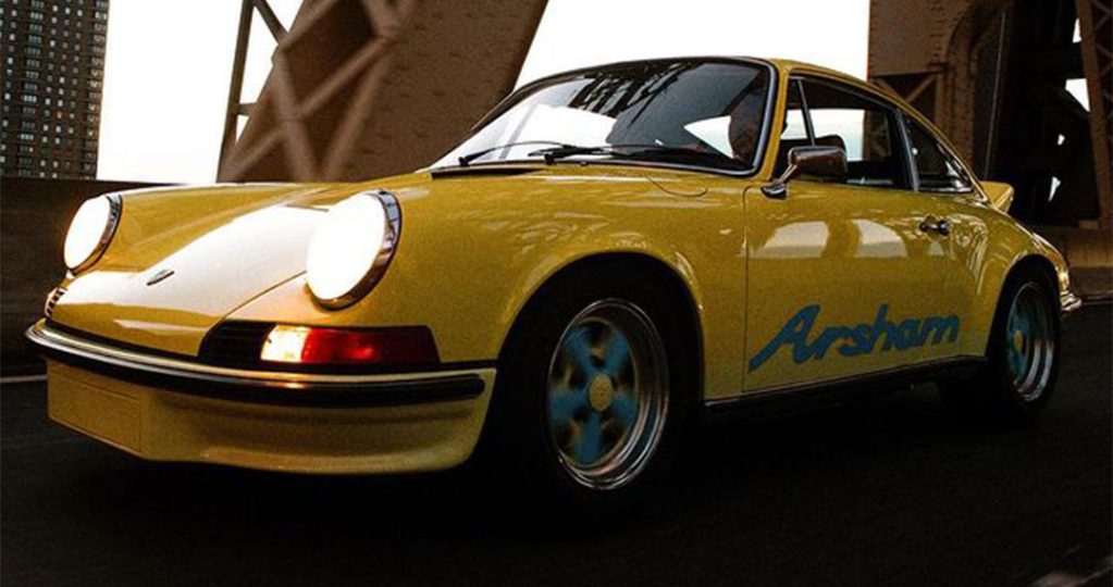 ダニエル・アーシャムのInstagramで発表されたポルシェRSA。黄色い車体に「Arsham」とペイントされている。　画像引用：https://www.instagram.com/