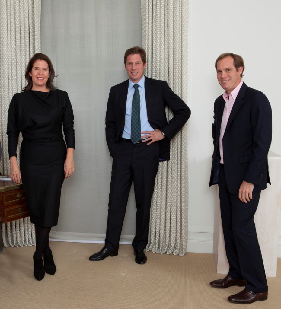 NFTプラットフォームMakersPlaceに関わるEleanor, Alexander, and Nicholas Acquavella 3名の写真