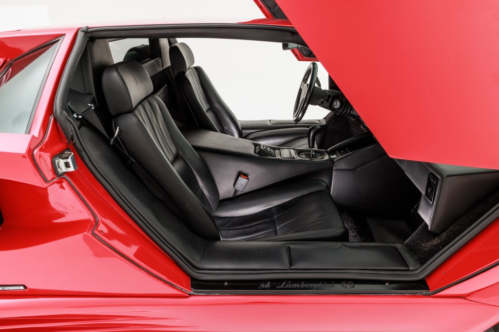 何だコレは！」からはじまった伝説。憧れのスーパーカー・カウンタック